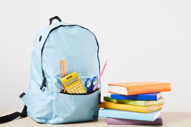 Advantages of Buying School Bag Online