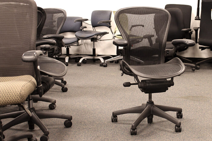 Shopping tips For Used Office Furniture - inspect the items